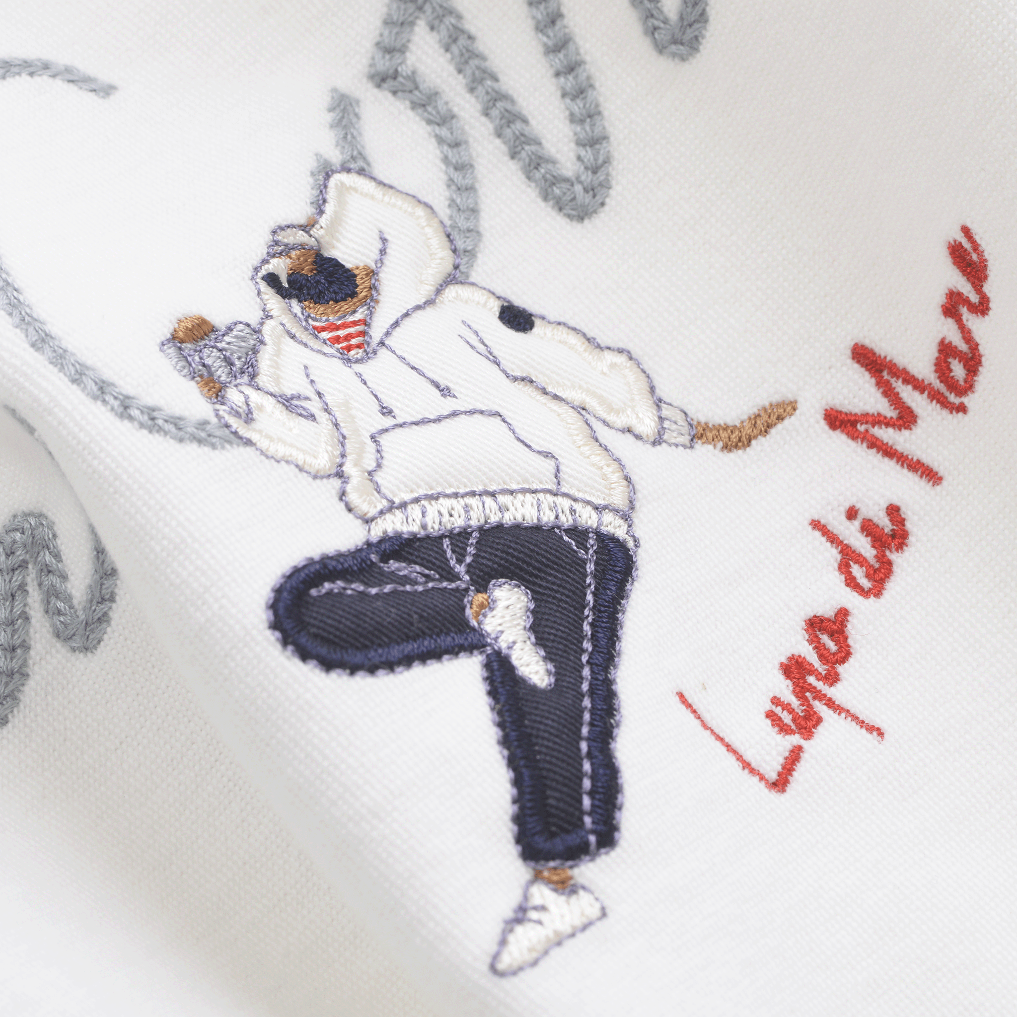 【公式】シナコバ (SINA COVA) クルーネックトレーナー 24120020 オフホワイトの刺繡拡大