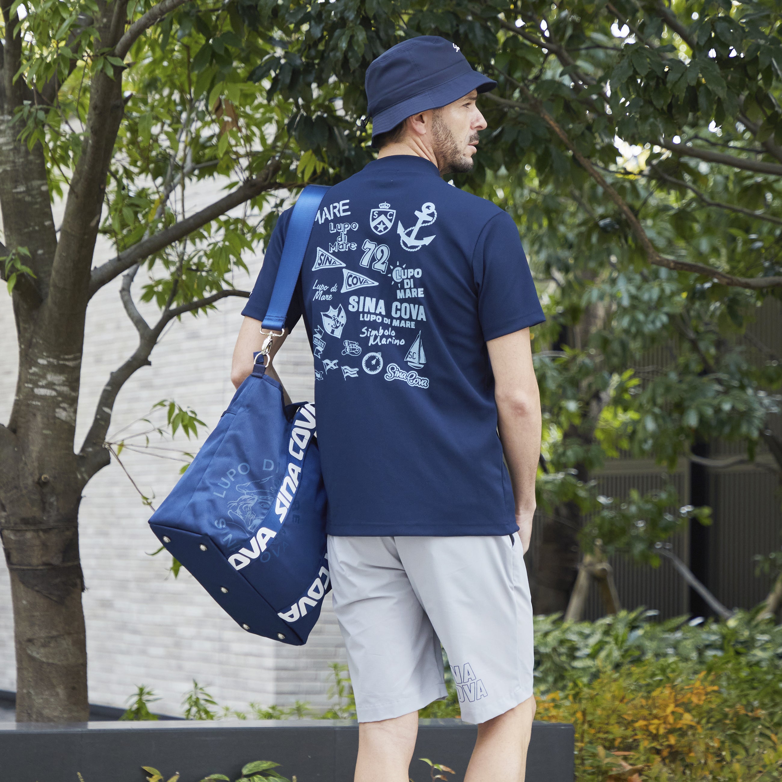 【公式】シナコバ (SINA COVA)ハイネックTシャツ (バックプリント)25150530