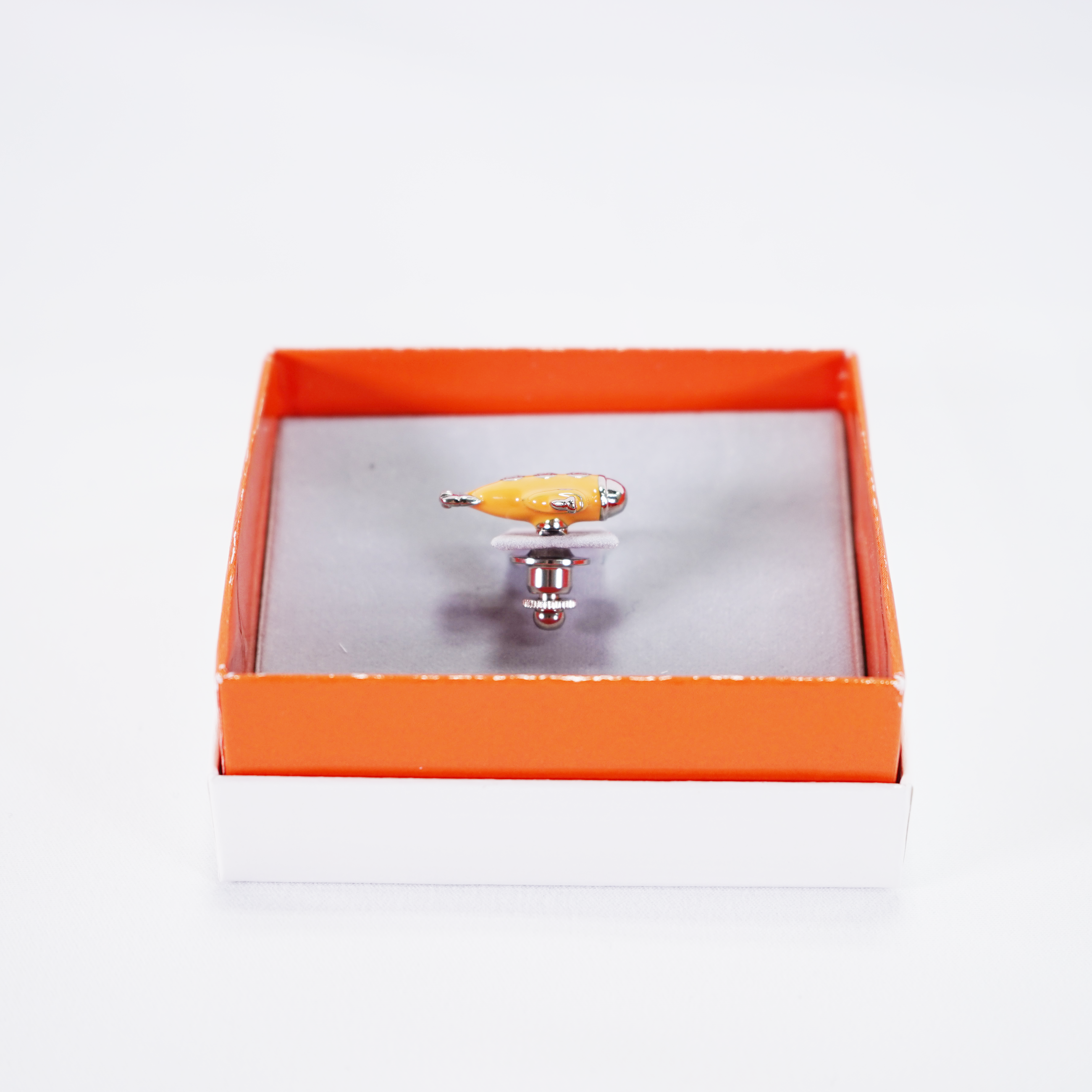 ラペルピン イエローサブマリン 57001190